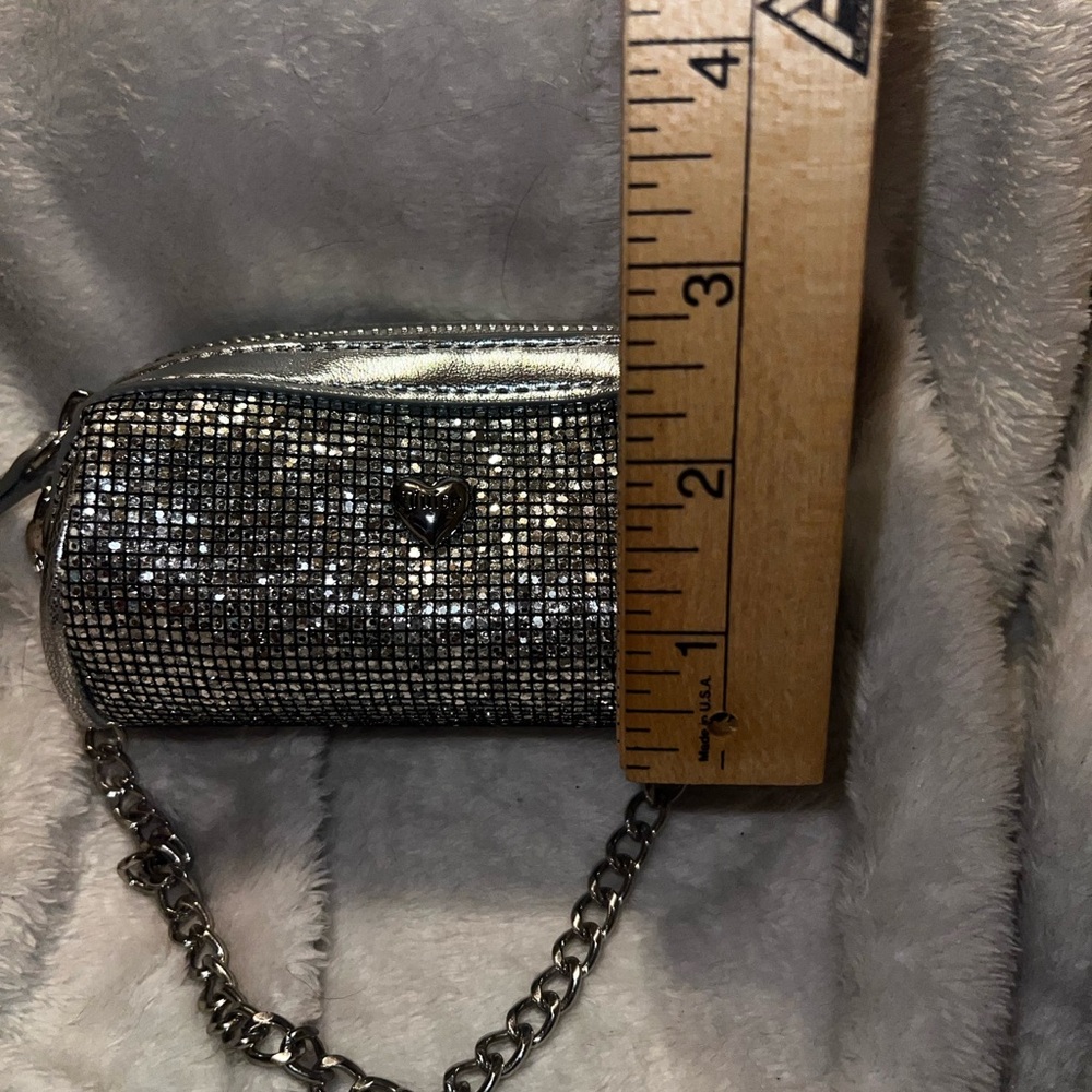 Small silver barrel style juicy couture coin bag - Picture 8 of 9